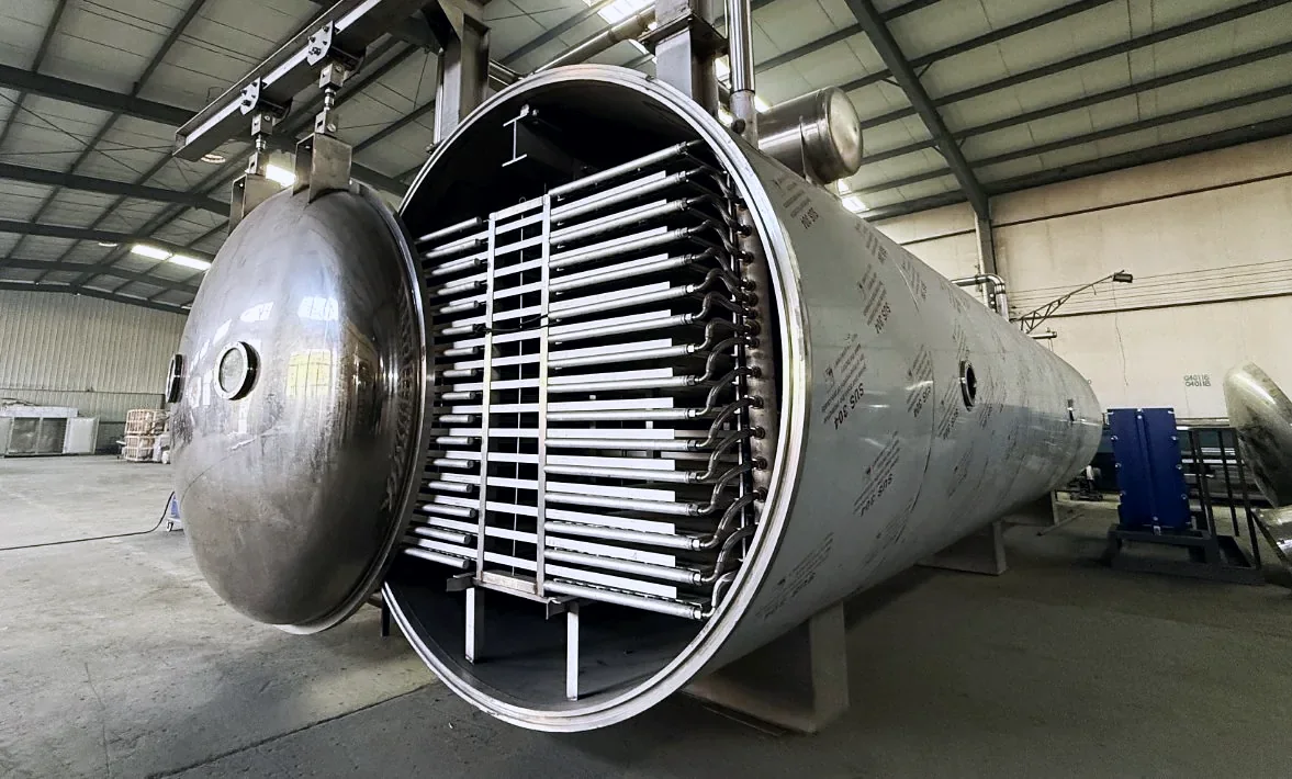 Industrial chamber, door open